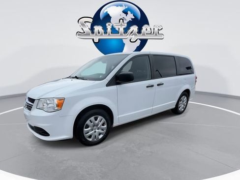 Used 2019 Dodge Grand Caravan SE w/ UConnect Hands-Free Group image 4