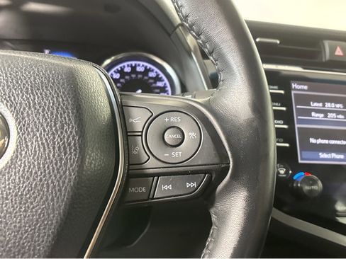 Used 2018 Toyota Camry SE image 28