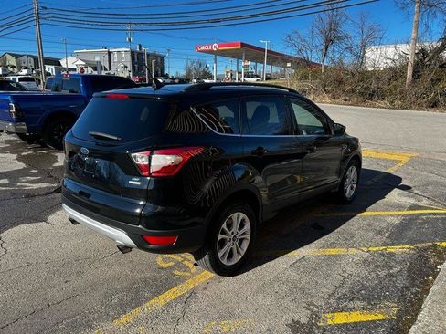 Used 2018 Ford Escape SE w/ SE Sync 3 Package image 4