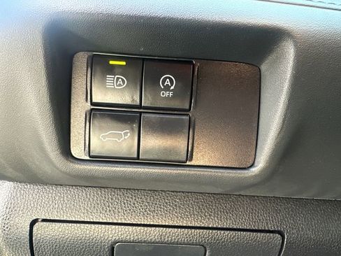 Used 2023 Toyota Highlander XLE image 34