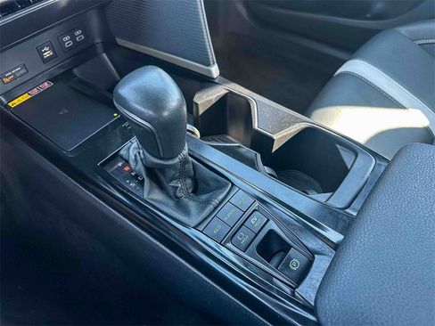 Used 2025 Toyota Camry SE image 32
