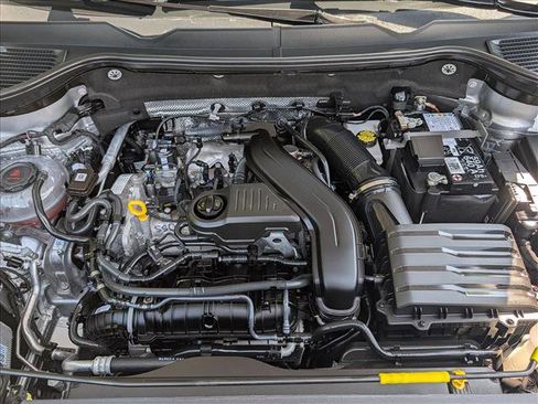 Certified 2024 Volkswagen Taos SEL AWD/4WD image 11