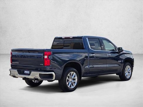 Used 2022 Chevrolet Silverado 1500 LTZ w/ Z71 Off-Road Package AWD/4WD image 5