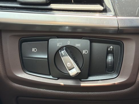 Used 2018 BMW X5 sDrive35i RWD image 11