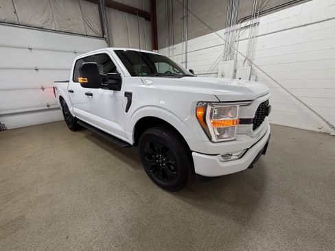 Certified 2022 Ford F150 XL w/ STX Black Appearance Package AWD/4WD image 4