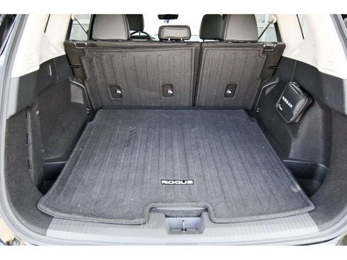 Certified 2026 Nissan Rogue Dark Armor FWD image 27