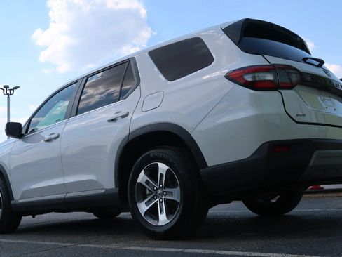 Used 2024 Honda Pilot EX-L image 12