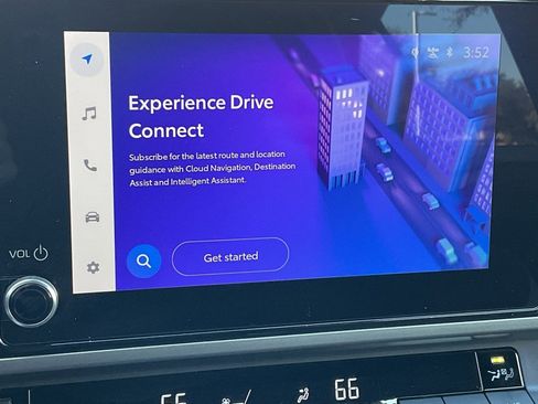 Used 2025 Toyota Camry SE image 32