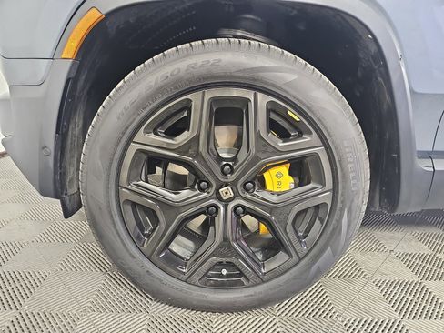 Used 2023 Rivian R1T Adventure image 9