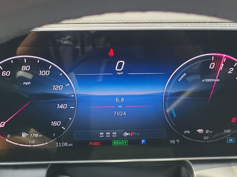 Used 2025 Mercedes-Benz GLC 350e 4MATIC image 24