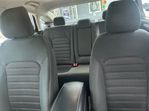 Used 2019 Ford Fusion SE image 20