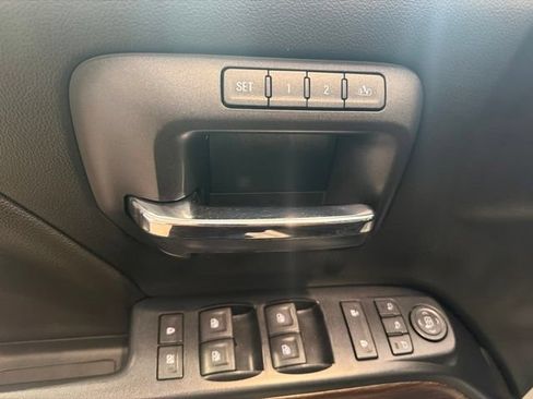 Used 2017 GMC Sierra 2500 Denali w/ Duramax Plus Package AWD/4WD image 13