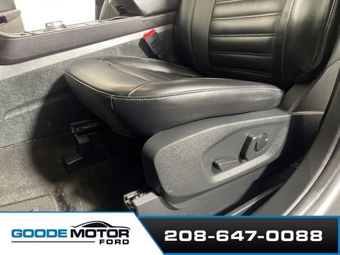 Used 2024 Ford Edge SEL image 11