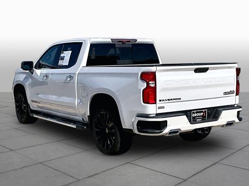 Used 2022 Chevrolet Silverado 1500 High Country w/ Technology Package AWD/4WD image 11