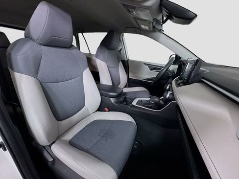 Certified 2020 Toyota RAV4 XLE image 29