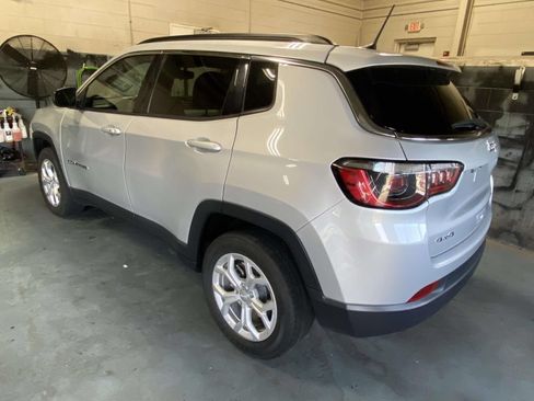Used 2024 Jeep Compass Latitude AWD/4WD image 6