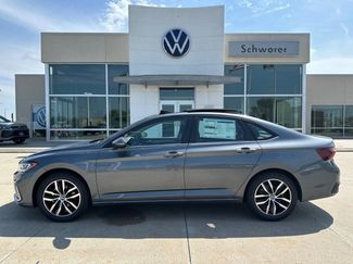New 2025 Volkswagen Jetta SE image 1