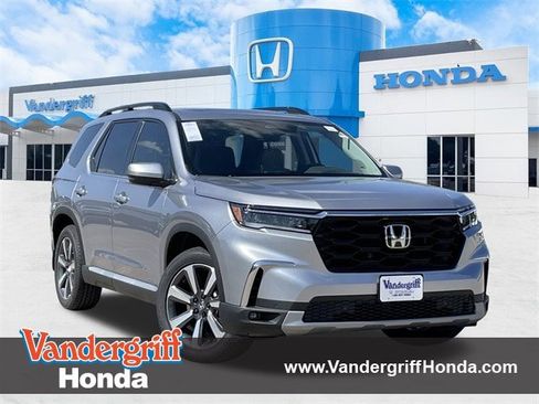 New 2025 Honda Pilot Touring image 1