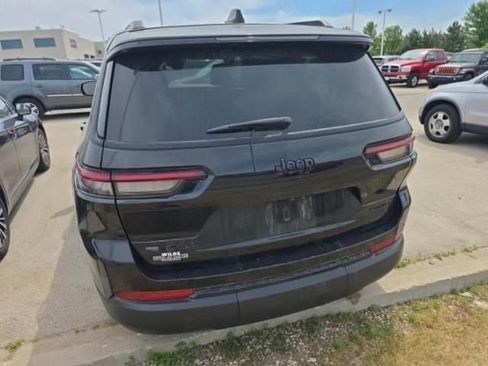 Used 2023 Jeep Grand Cherokee L Limited w/ Black Appearance Package AWD/4WD image 13