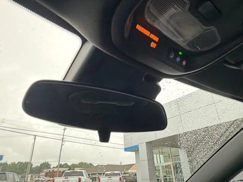 Used 2026 Chevrolet Trax RS w/ Sunroof Package FWD image 59