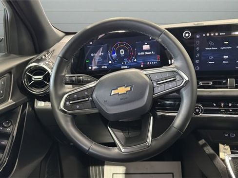 Used 2025 Chevrolet Equinox LT image 10