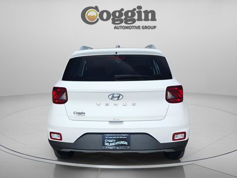 New 2026 Hyundai Venue SEL image 5