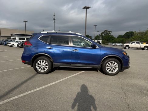 Used 2019 Nissan Rogue S w/ Special Edition Package FWD image 8