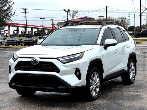 Used 2024 Toyota RAV4 XLE Premium image 4