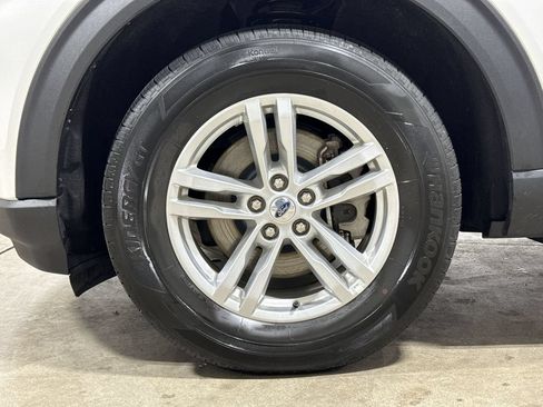 Used 2023 Ford Explorer XLT AWD/4WD image 27