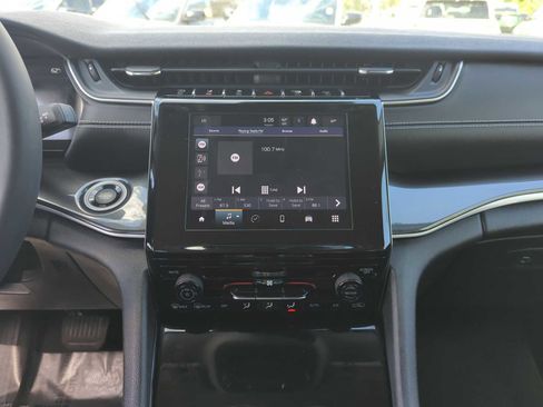 Used 2023 Jeep Grand Cherokee L Laredo AWD/4WD image 21