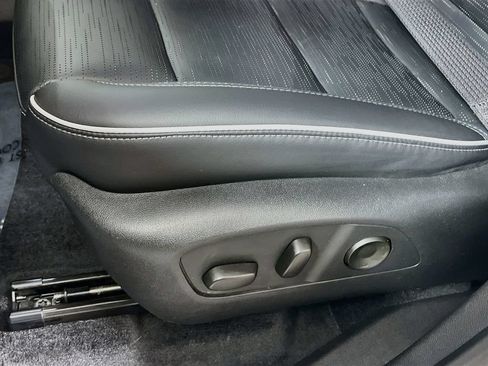 Used 2025 Buick Enclave Sport Touring w/ Super Cruise Package AWD/4WD image 17