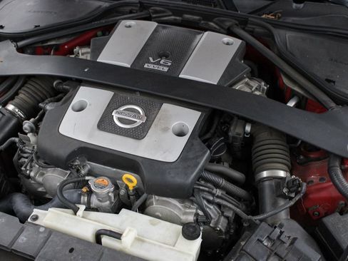 Used 2009 Nissan 370Z Touring RWD image 35