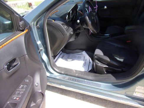 Used 2009 Chevrolet Malibu LT w/ Premium Mat Package FWD image 3