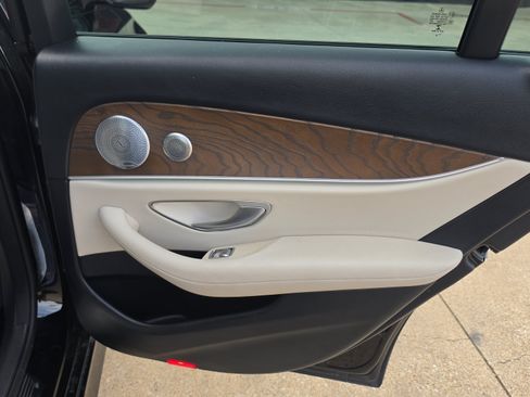 Used 2019 Mercedes-Benz E 300 w/ Premium 1 Package image 31