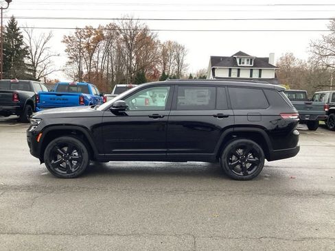 New 2025 Jeep Grand Cherokee L Altitude image 4