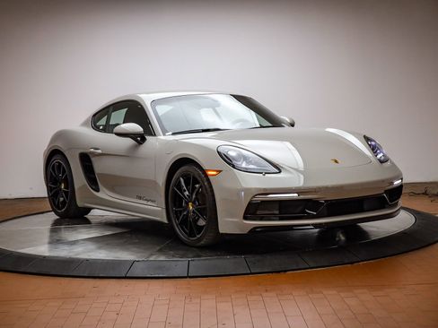 Used 2025 Porsche 718 Cayman image 14