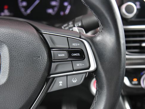 Used 2018 Honda Accord Sport image 30