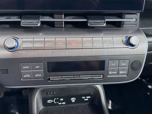 Used 2025 Hyundai Kona SEL FWD image 16
