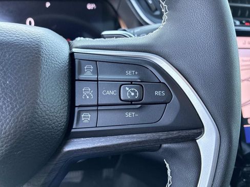Certified 2025 Jeep Grand Cherokee Limited AWD/4WD image 26