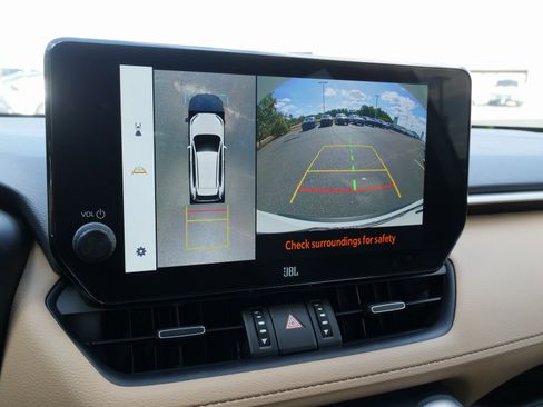 Used 2023 Toyota RAV4 Limited image 28