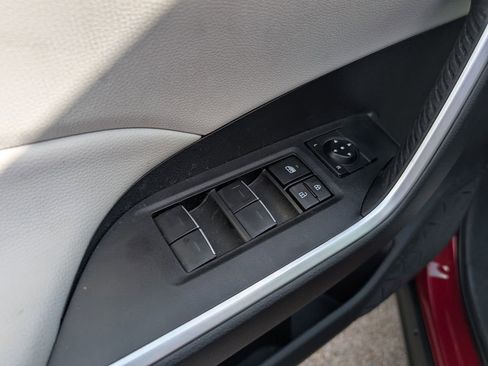 Used 2025 Toyota RAV4 XLE Premium image 8