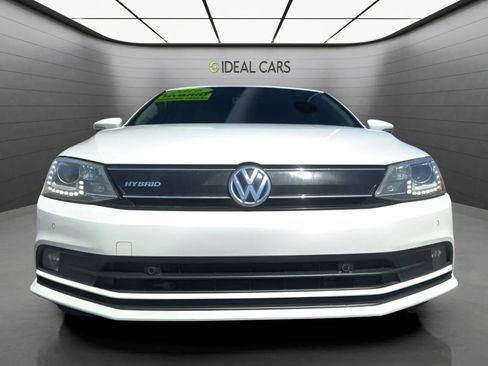 Used 2016 Volkswagen Jetta SEL Premium FWD image 2