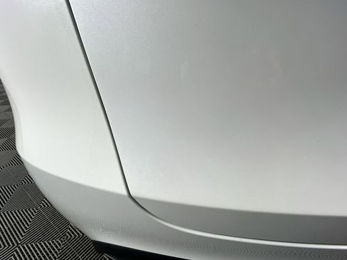 Used 2023 Tesla Model Y Performance image 5