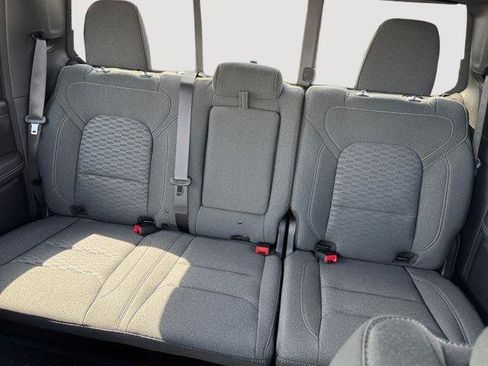 New 2025 RAM 1500 Big Horn AWD/4WD image 13