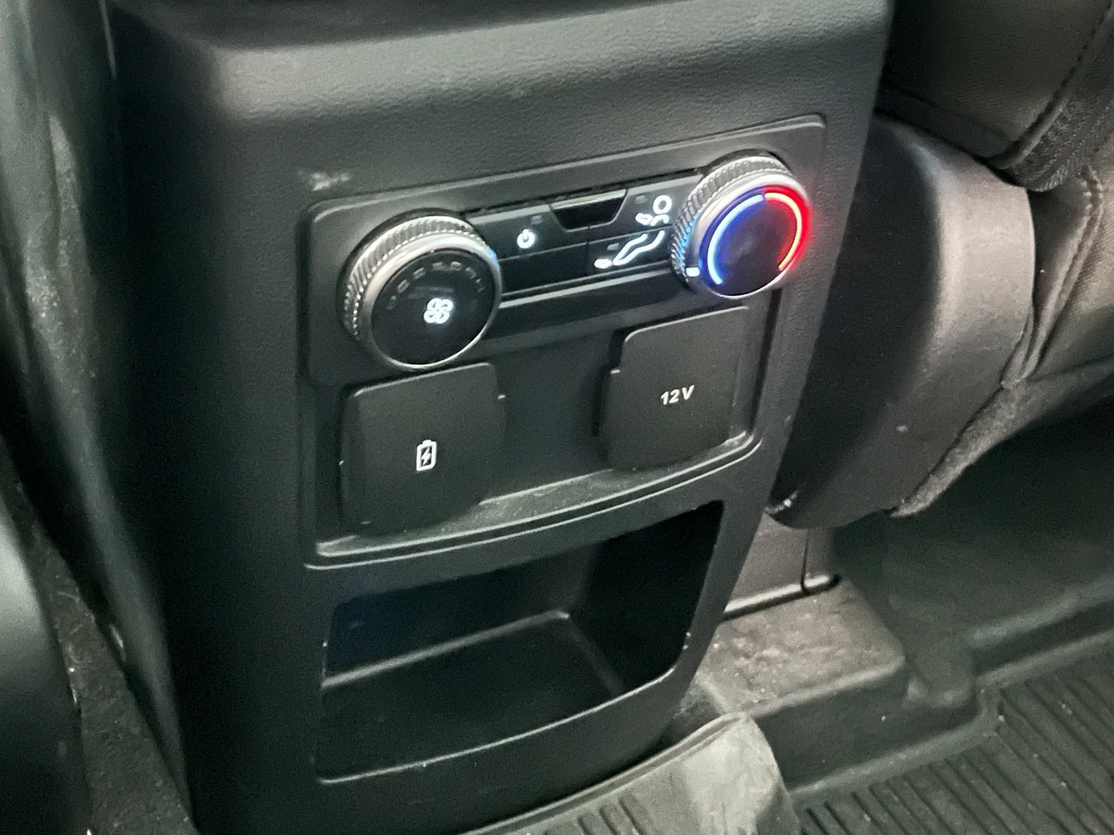 Used 2021 Ford Explorer XLT AWD/4WD image 36