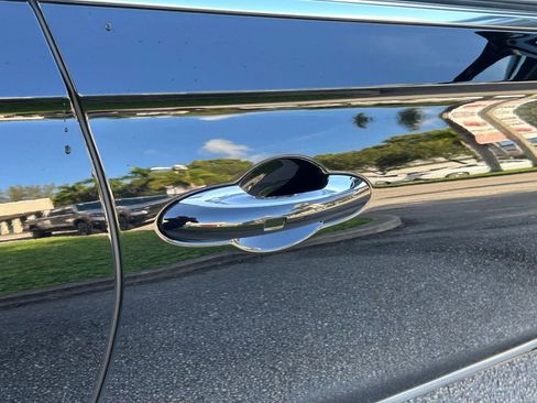 Used 2021 Bentley Flying Spur V8 image 33