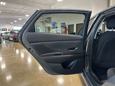 Used 2024 Hyundai Elantra SEL w/ Convenience Package FWD image 35