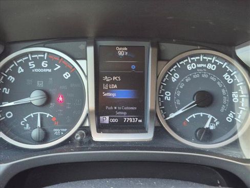 Used 2020 Toyota Tacoma SR5 RWD image 10