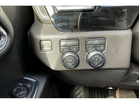 Used 2024 GMC Sierra 1500 Elevation image 15