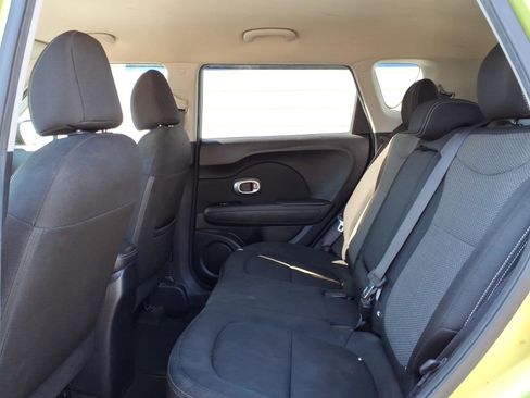Used 2017 Kia Soul + FWD image 9